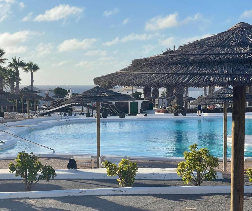 Precioso Rincon Entre El Mar Y Los Volcanes Costa Teguise Exterior foto